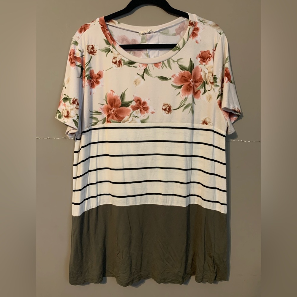 Lovely Melody Floral Lace Blouse - Size 3XL